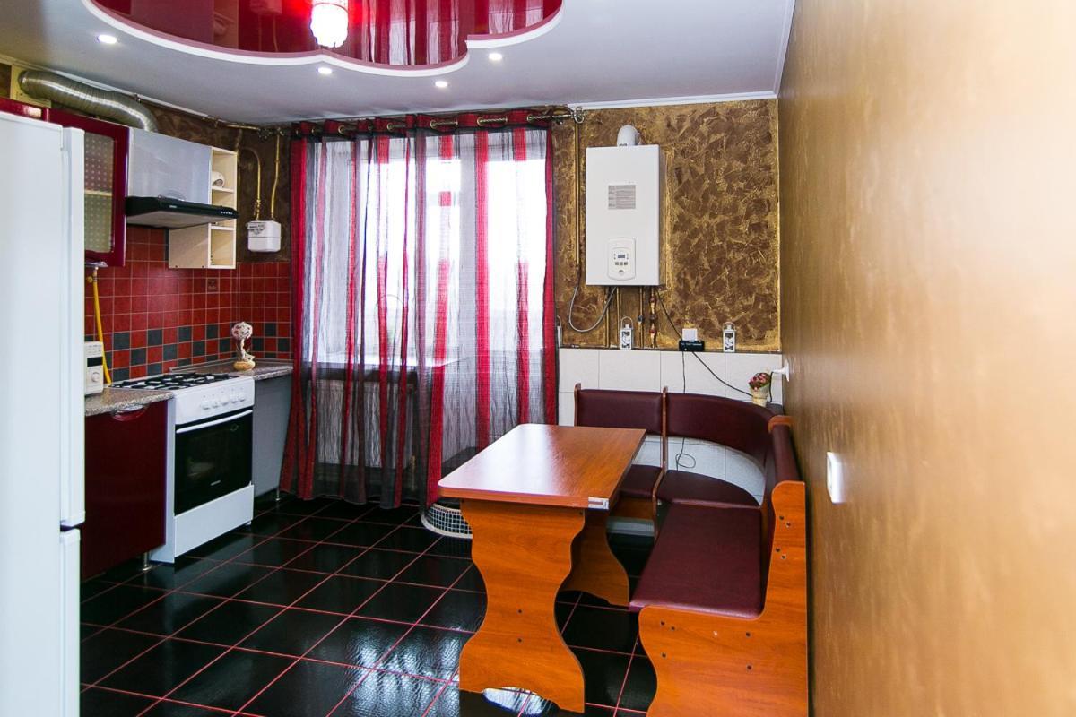 Vip Apartmens Faraon On Illinskaya 1 Floor Sumy Eksteriør billede