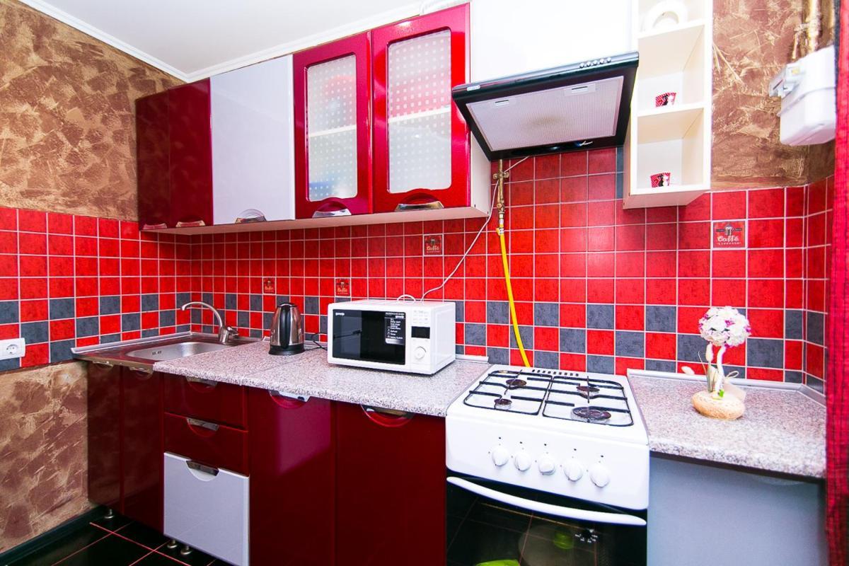 Vip Apartmens Faraon On Illinskaya 1 Floor Sumy Eksteriør billede